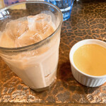 タイニーカフェ - アイスチャイ・プリン