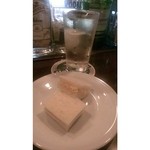 ホワイトラベル - 酔ってきたな。まだ金曜日じゃないから、そろそろ。