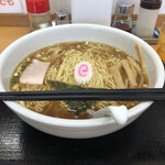 らーめんどんぐり - らーめん、中、850円。