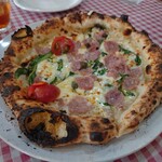 グンゲピッツァ - サルシッチャとホウレン草(篠山ピッツァ)［篠山ソーセージ 生クリーム ホウレン草 チーズ］