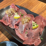 Yakiniku Gyuurin - 炙り肉寿司