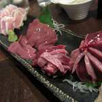 おか田 - 鶏刺し