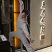 四川豆花飯荘 東京店 - 中国服を着たお兄さんが、見事な術でお湯を注いで下さいます