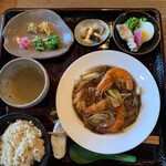 中国食堂２６１ - 有頭海老と豆腐のうま煮　上海風