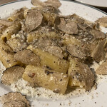 タベルナ・バルボーネ - マッシュルームのクリームソースとトリュフ風味のショートパスタ