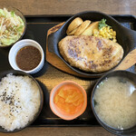 小樽なると屋 朝里本店 - チーズ鶏ハンバーグ定食