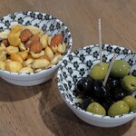 GOOD HUMOR - 燻製ミックスナッツとミックスオリーブ