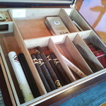 日和庵 - シガーも置いており、店内喫煙可です。