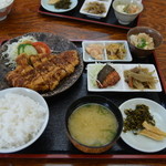 居食屋 旬香 - トンカツ定食