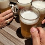 すすきの 肉汁餃子工房 卑弥呼 - 生ビールて乾杯　泡の量違くね？(笑)