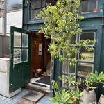 THE BURGER STAND FELLOWS - 入り口