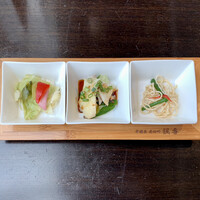 中国菜 老四川 飄香 銀座三越店 - ランチセット（正宗担々面） ¥2,400 の前菜三種盛り