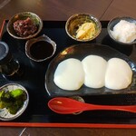 食事処 春夏秋冬 - 究極の餅セット ¥1100