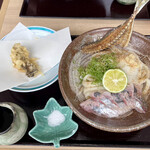 うどんと日本酒 つるん、 - 島根　鯵　ぶっかけ1100円　トッピング牡蠣の天ぷら300円