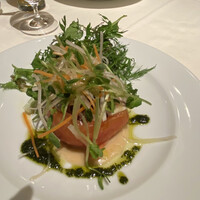 ヌガ - 前菜
                    ・海の幸をつめたトマトのファルシ