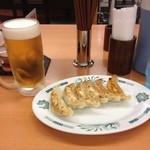 来来軒 - 餃子¥200 ビール¥300