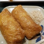 はなまるうどん - お稲荷さん。