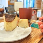 CAFE木と本 - 