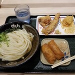 はなまるうどん - 全体図。