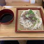 Udon Niku No Umezen - 黒毛和牛の肉ざるうどん：７５０円　大盛り：１００円