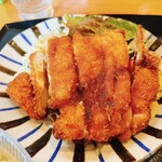 Wakasa Shouyu Katsudon To Tonjiru Gensemmi Kaku Umamonya - お昼のチキンカツ定食_¥1,200