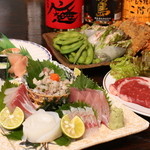 Akachouchin - 食べ放題飲み放題コースは二種類。4000円コースは豪華料理！　その他3000円の飲み放題コースもあります。