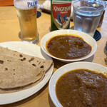 アジャンタ - チェッティナードチキンとマトン（どちらも茶色い）