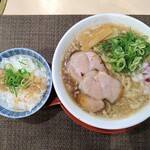 セアブラノ神 - 背脂煮干そば(太麺、煮豚チャーシュー)とセアブライス
