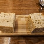 TRATTORIA da COVINO - ハーブ入り自家製パン