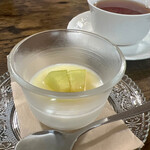 お食事処 だんらん日和 - 本日のランチ(\1.980) 信州ミルクの杏仁豆富・紅茶