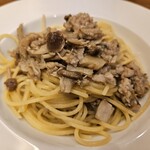 TRATTORIA da COVINO - 鶏ミンチと色々キノコのペペロンチーノ　スパゲッティ