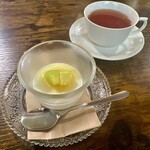 お食事処 だんらん日和 - 本日のランチ(\1.980) 信州ミルクの杏仁豆富・紅茶