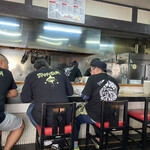 手打 焔 - 私の前に並んでた3人。練馬区から来たみたいです(￣▽￣;)