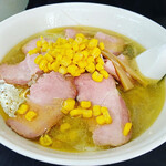 手打 焔 - 妻は「手打ちチャーシューワンタンメン 塩」です☆ コーンがしっかり乗ってました♪