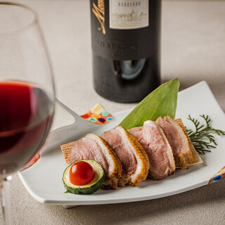 享受侍酒師精選葡萄酒與日本料理結合。