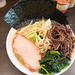 横浜家系ラーメン 蓮 - 全貌♪