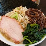 横浜家系ラーメン 蓮 - 麺半分です♪