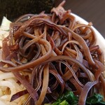 横浜家系ラーメン 蓮 - きくらげ♪たっぷり