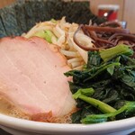 横浜家系ラーメン 蓮 - チャーシュー♪でかい
