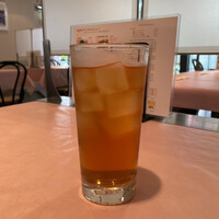 シェフス - 無料で提供してくれるお茶とは思えないサイズ感