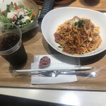 ミア クッチーナ パスタアンドサラダ - 