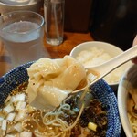 麺屋 悠 - ぎゅうぎゅう肉詰めの肉ワンタン