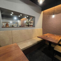 魚China YO - 内観　開店時間直後