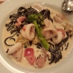 アンティカ オステリア バーチョ - ヤリイカ、焼き野菜のクリームソース