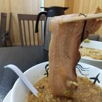 食堂 はせ川 - ロングチャーシューの存在感がすごい