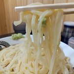 食堂 はせ川 - 昆布出汁とわさびで麺を味わう
