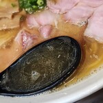 中華そば さわ - キラキラスープ旨みも十分(^^)d