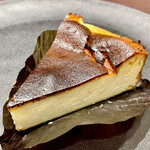 パティスリー・ヒロヤ・ミナミサワ - バスク風チーズケーキ
