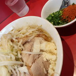 ラーメン二郎 - ラーメン半分＋ニンニク少し＋青ネギ