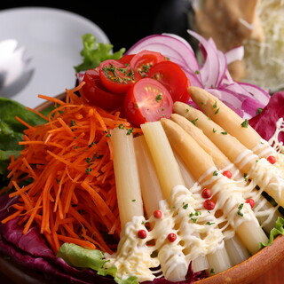 Additional orders are inevitable! Salad with special garlic dressing